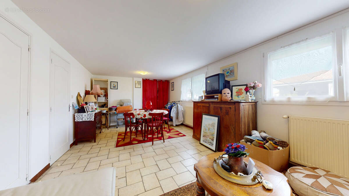 Maison à LA SALVETAT-SAINT-GILLES