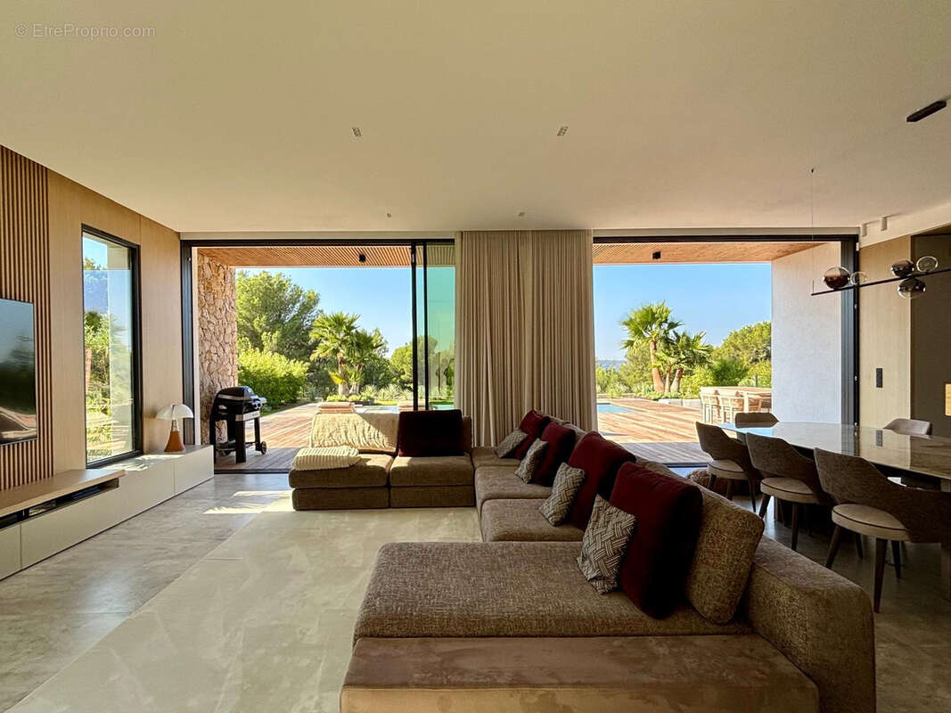 Maison à SAINT-CHAMAS