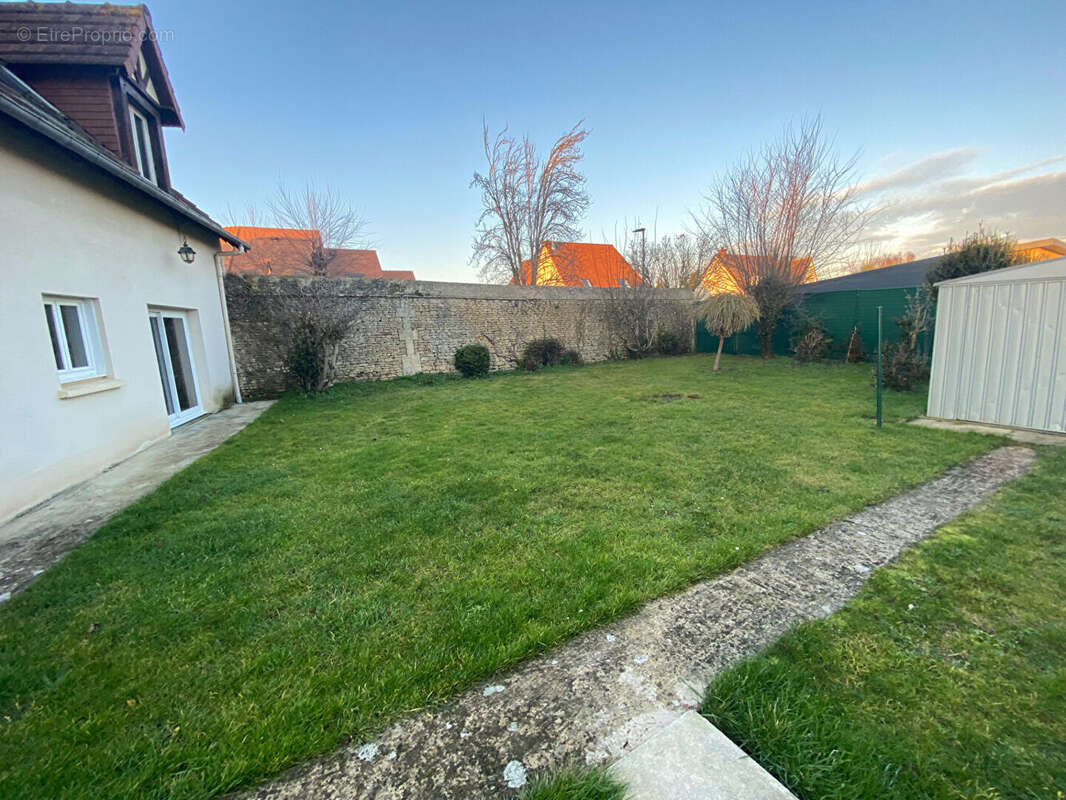 Maison à BIEVILLE-BEUVILLE