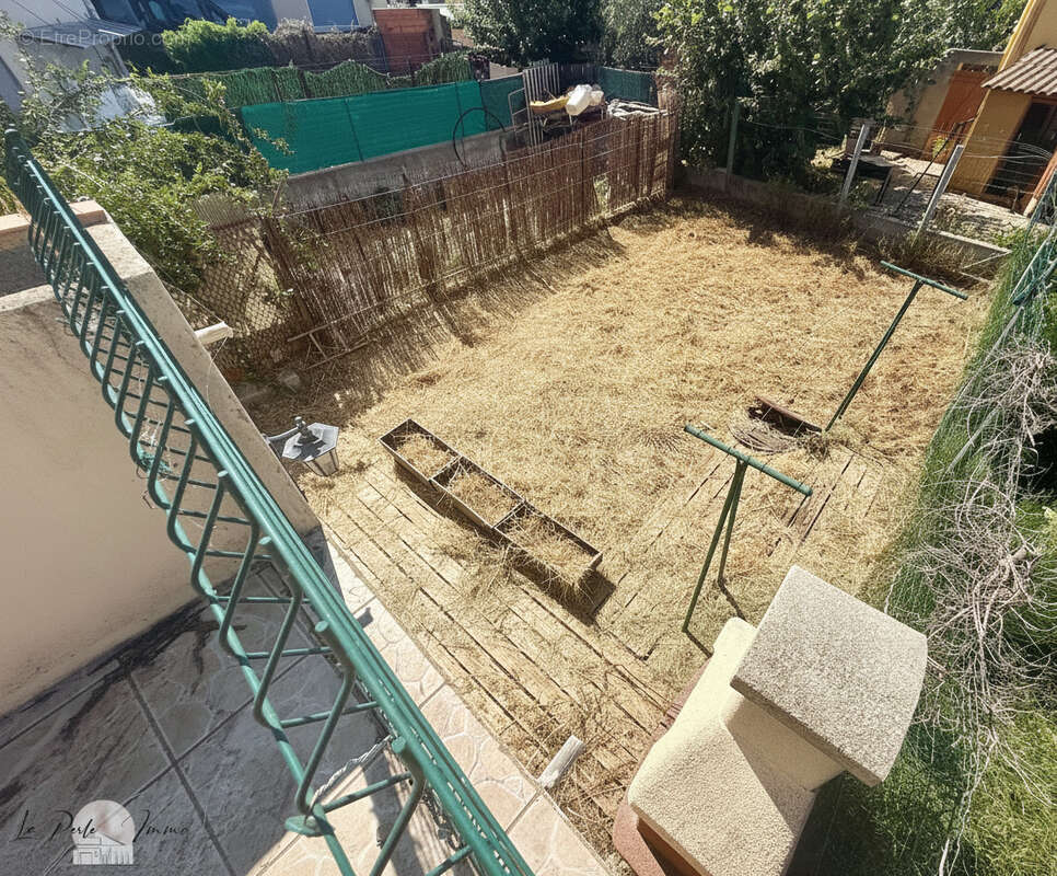 Maison à PEZILLA-LA-RIVIERE