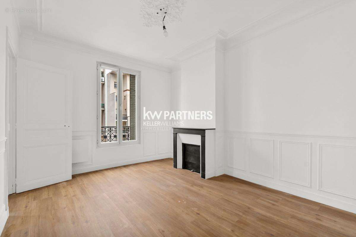 Appartement à COURBEVOIE