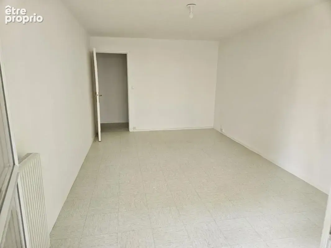 Achat Appartement 3  pièces 70 m² Combs-la-Ville - photo 4