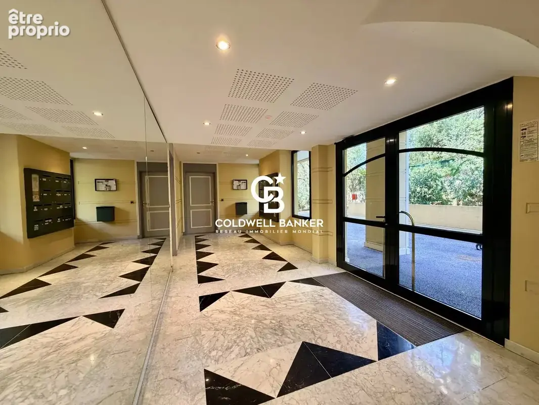 Appartement T4 et Garage, résidence de standing avec piscine proche centre ville - 83400 Hyères - photo 16