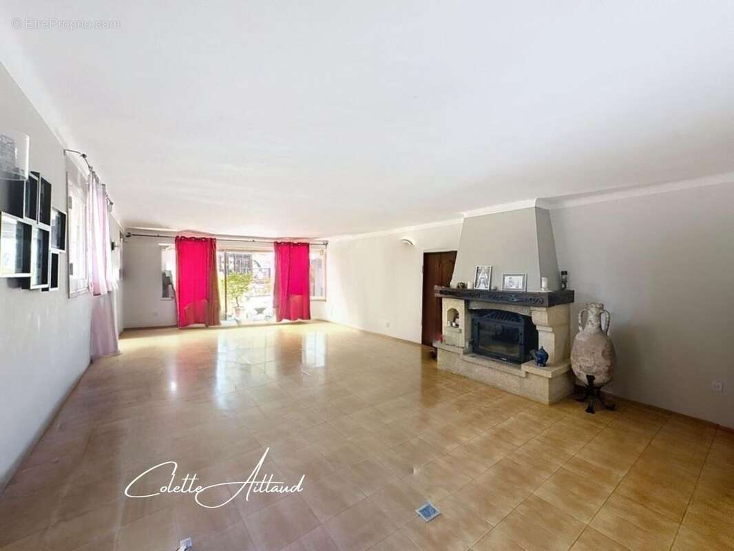 Photo 3 - Maison à MEYRARGUES