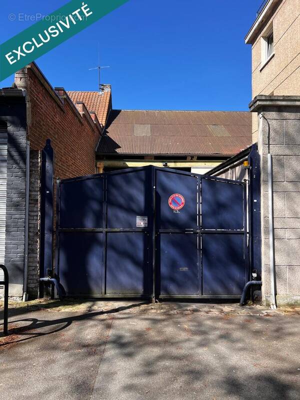 Photo 1 - Parking à VALENCIENNES