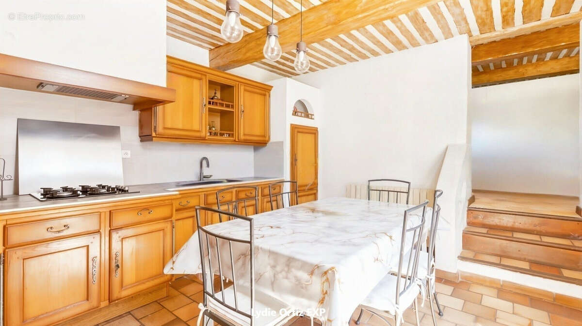 cuisine - Maison à LAMBESC