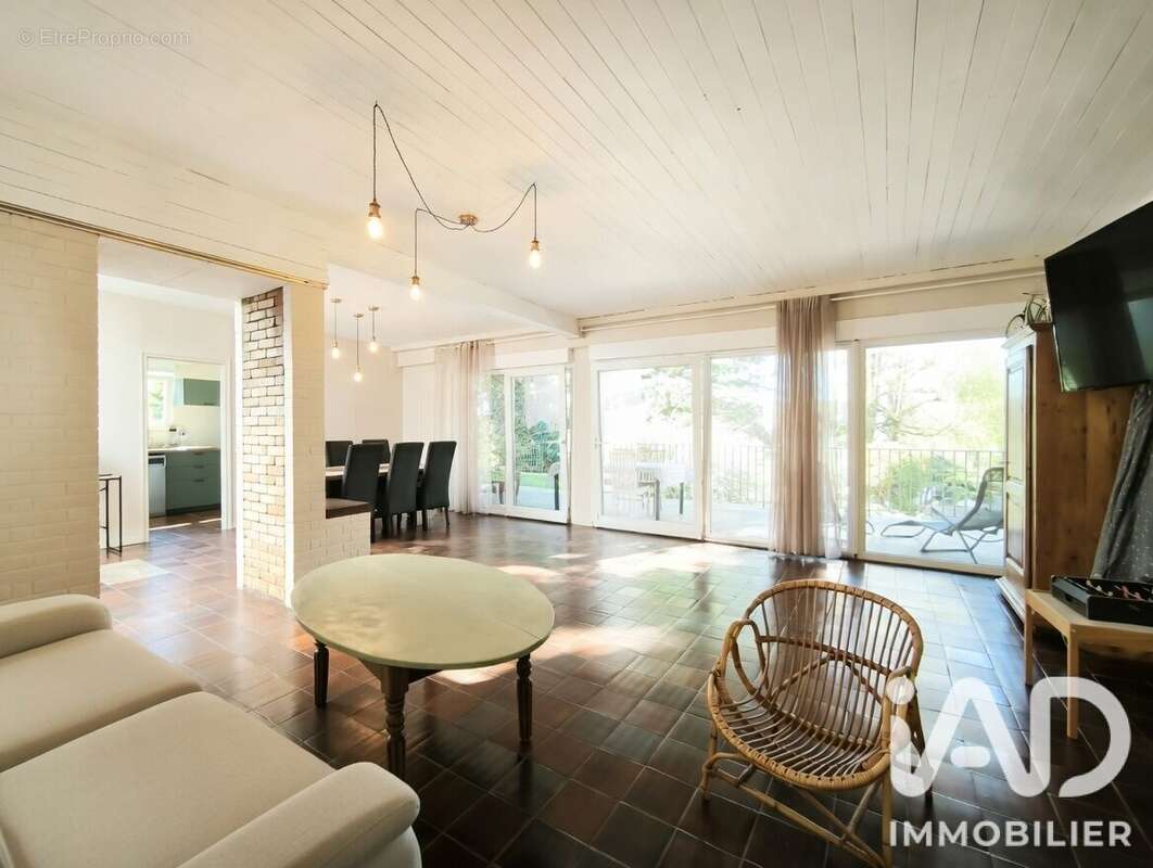 Maison 230 m² à Aiglemont  - photo 6