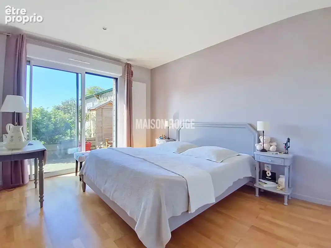 Élégante maison familiale rénovée, cinq chambres, jardin paysager - Coup de coeur assuré - LANGUEUX - photo 9