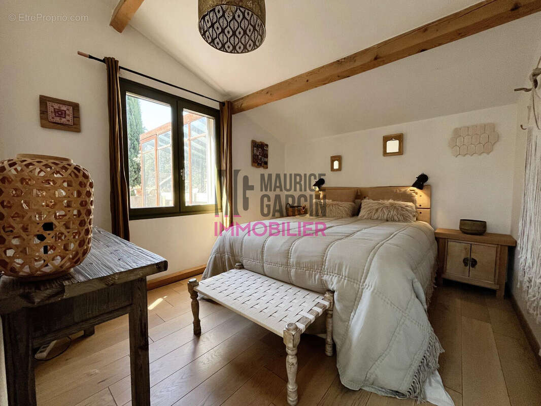 Appartement à CHATEAUNEUF-DE-GADAGNE
