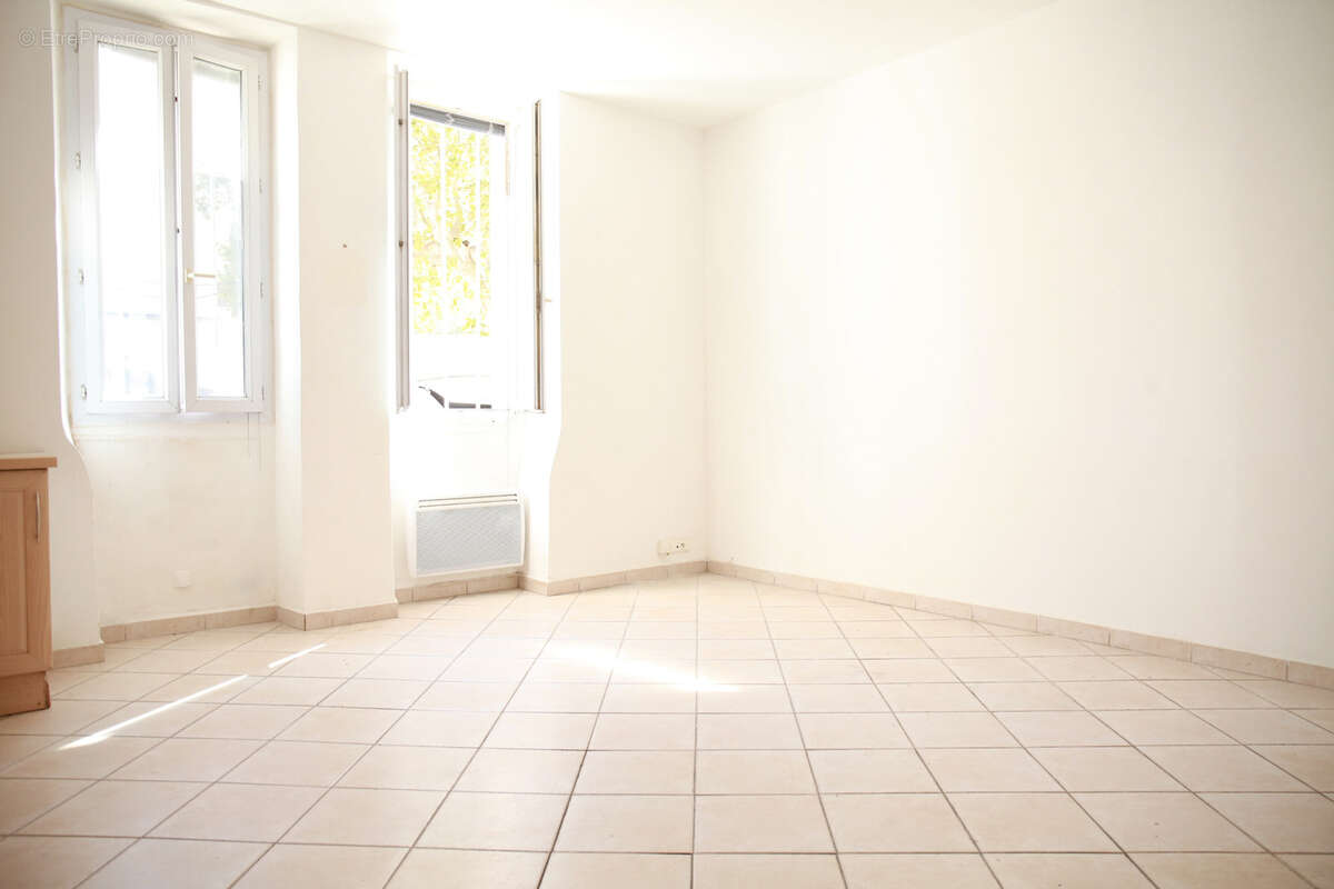 Appartement à MARSEILLE-7E
