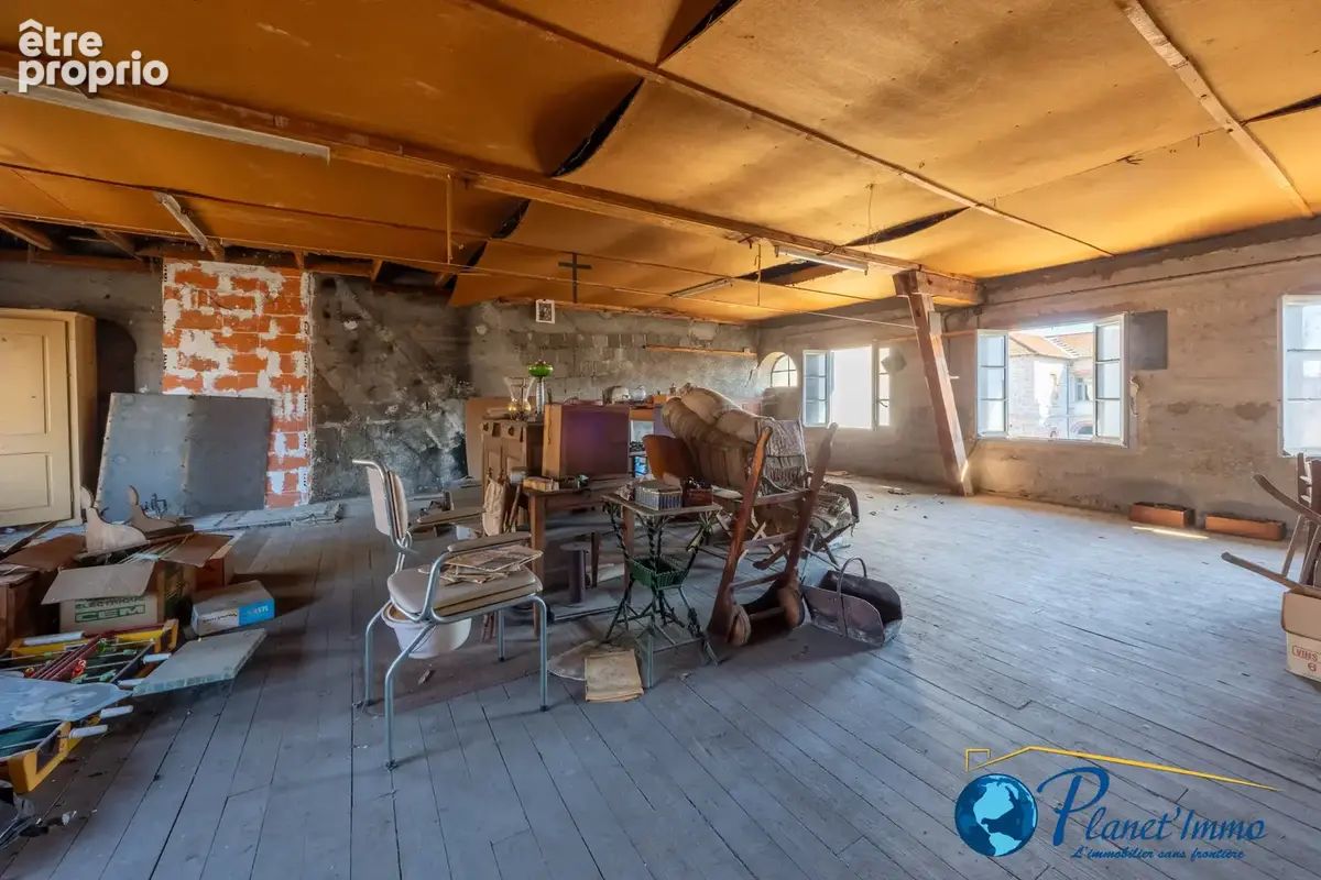 Sury le Comtal. Appartement Plateau de 132 m2. - photo 2