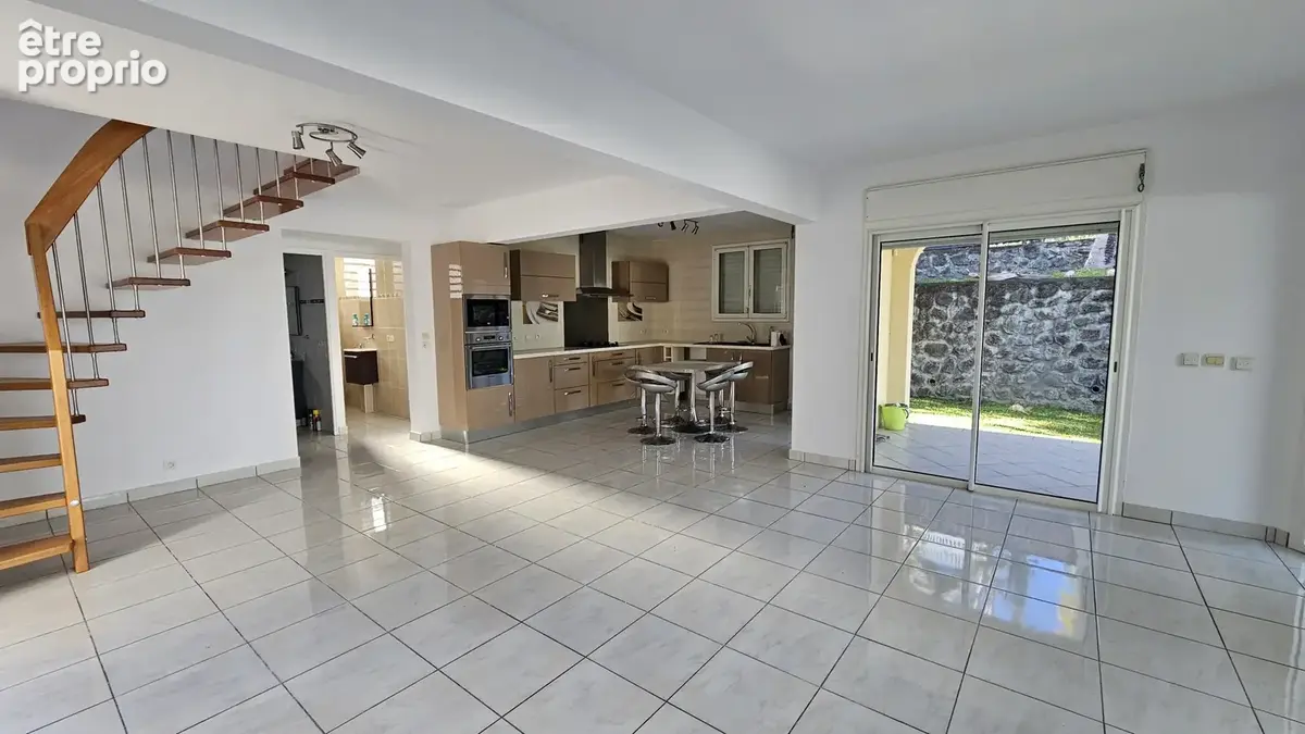 Opportunite ! villa spacieuse avec piscine, piton st leu. - photo 2