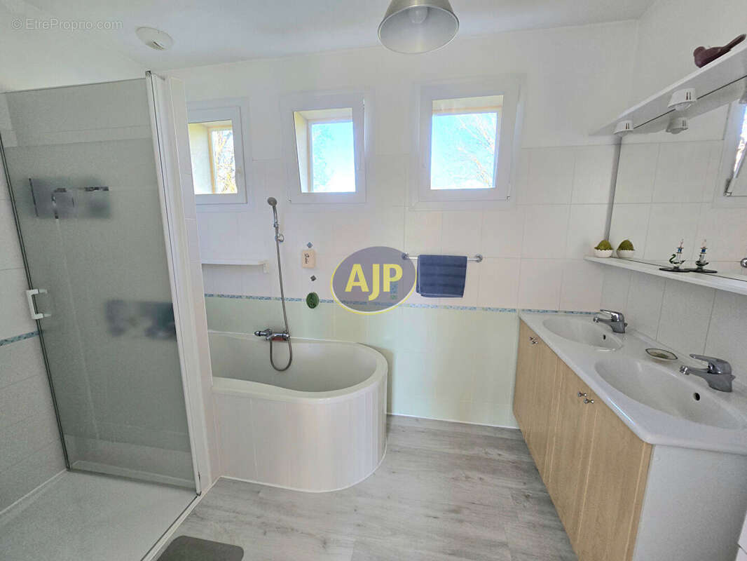 Maison à GUEMENE-PENFAO