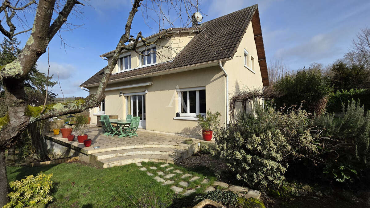 Maison à MEULAN