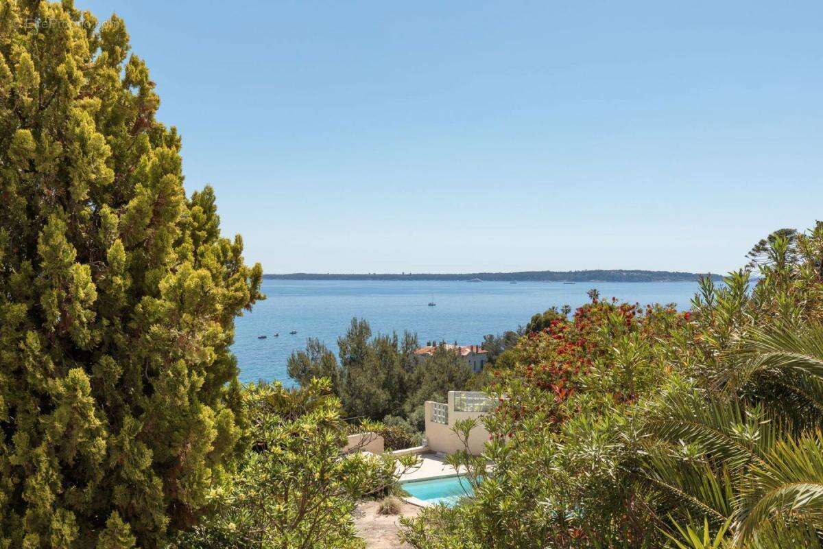 Appartement à VALLAURIS