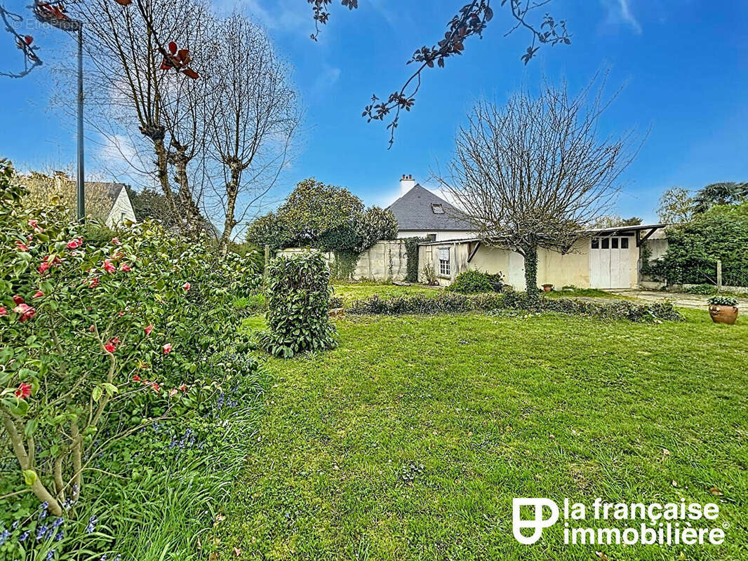 Terrain à THORIGNE-FOUILLARD