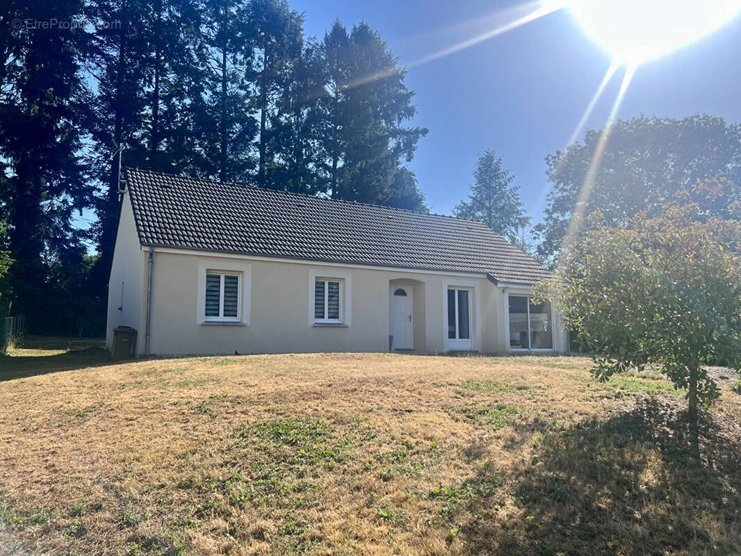 Maison à URZY