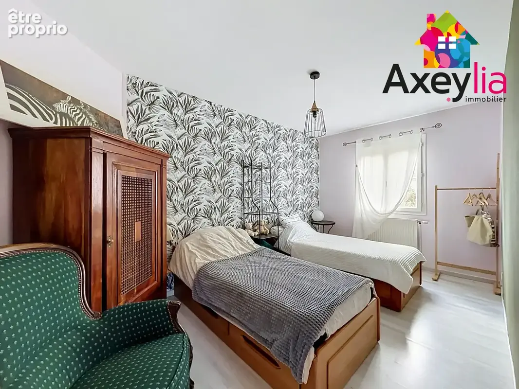 A vendre - chazelle sur lyon -  maison de plain-pied avec garage et terrain - photo 13