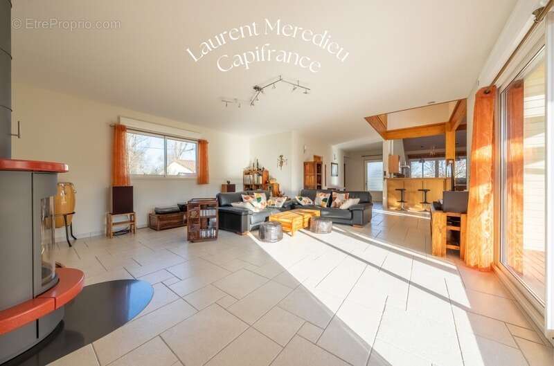 Maison à CUBZAC-LES-PONTS