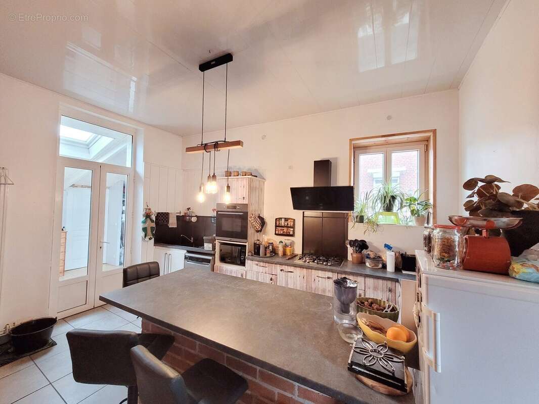 Maison à AVESNES-SUR-HELPE