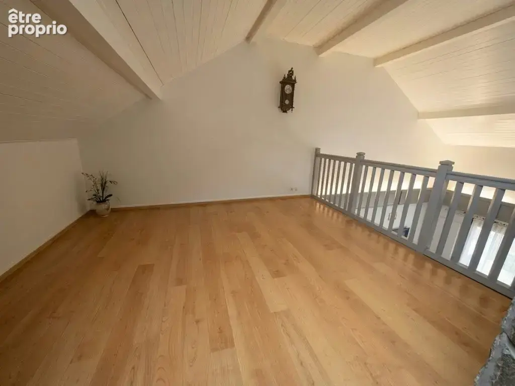 En exclusivité : Maison avec 6 chambres sur 1 750 m2 de terrain, commune très recherchée - photo 8