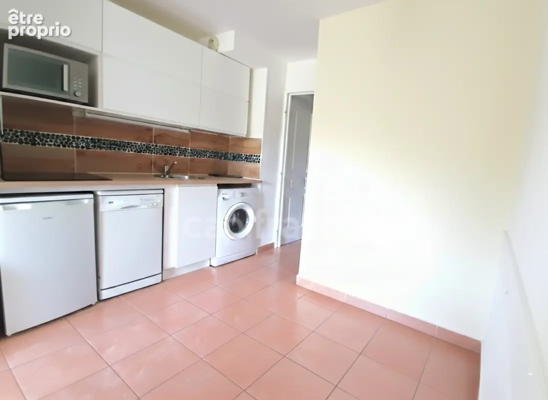 Bord de mer - appartement t2 terrasse + parking + piscine à vendre six-fours-les-plages (83) - photo 4