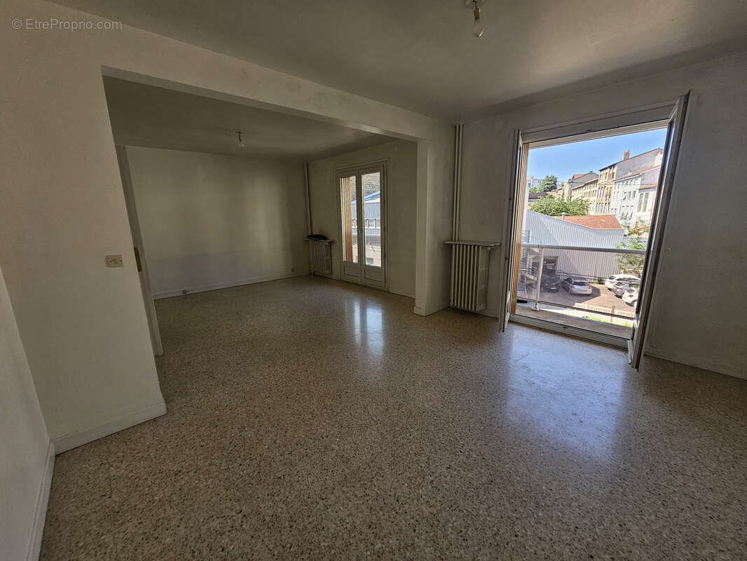 Appartement à SAINT-ETIENNE