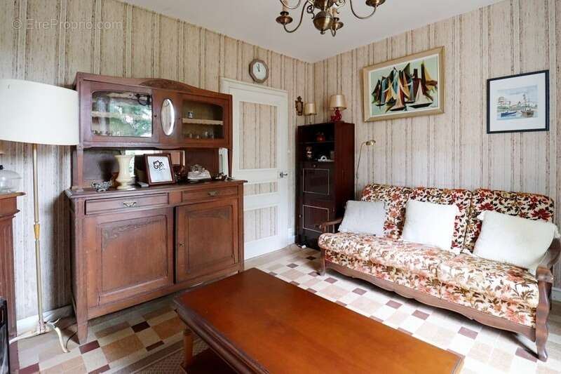 Maison à SAINT-GEORGES-LES-LANDES