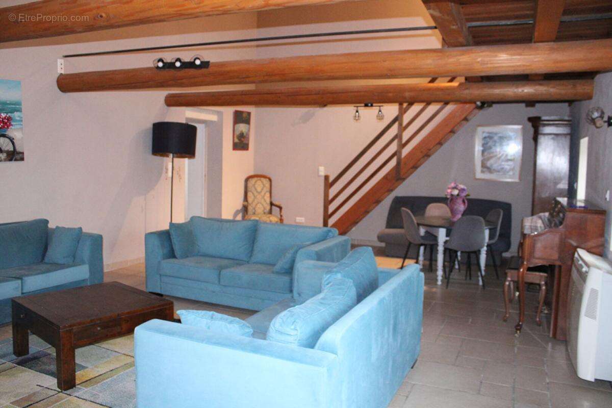 Maison en pierre avec piscine sur 8500 m² de terrain Bessas 10 pièce(s) 244 m2 - photo 3