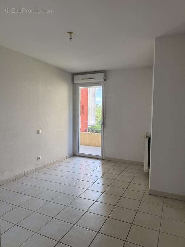 Chambre 1 - Appartement à MONTPELLIER
