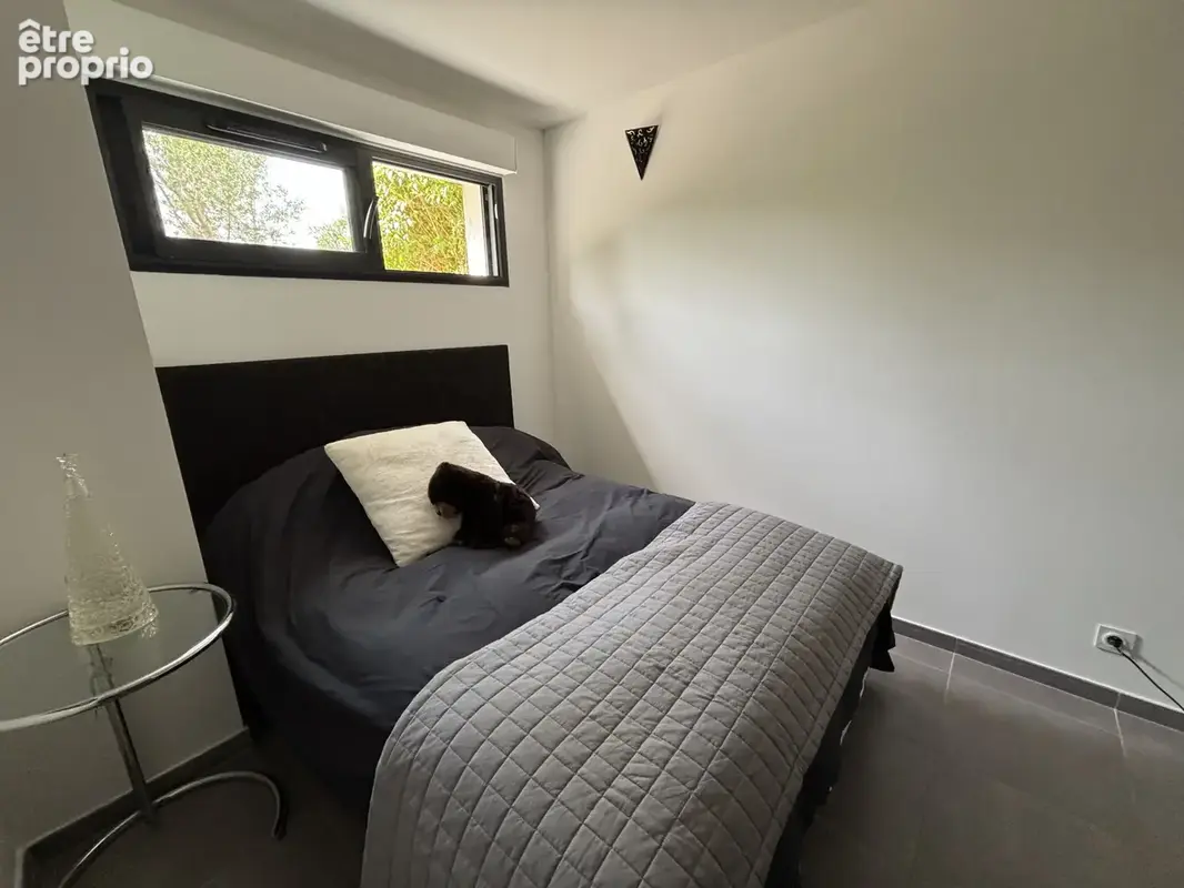 Appartement de 114m2 sur 2 niveaux  avec jardin aménagé dans résidence sécurisée avec piscine - photo 21