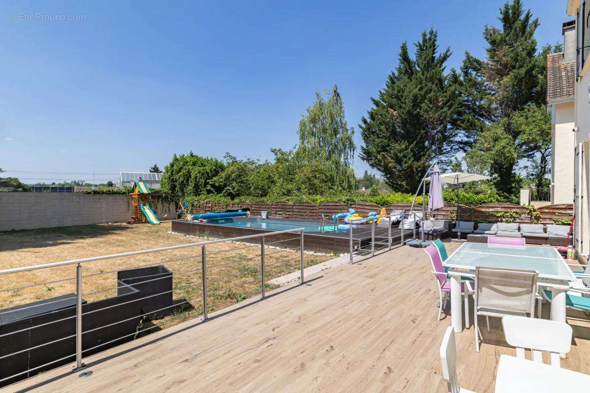 Maison de 10 pièces de 228 m² à Sarcelles - photo 16