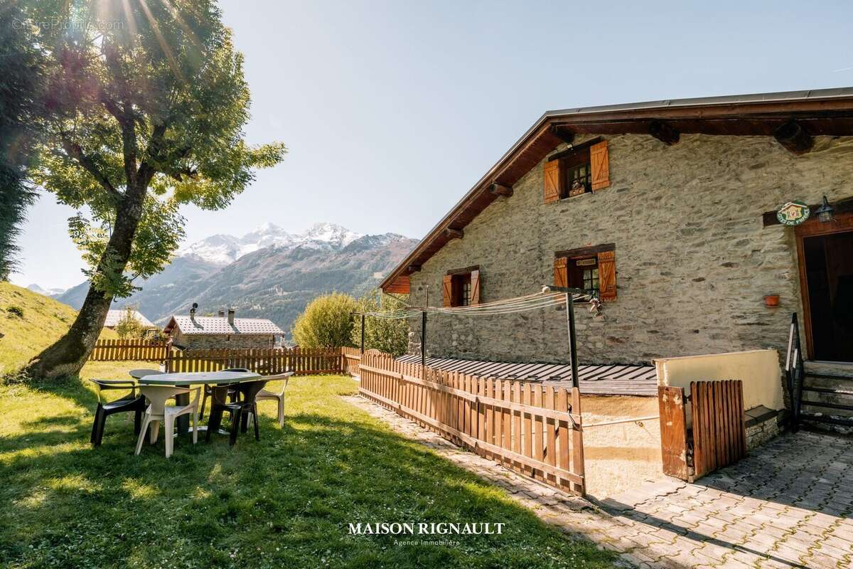 Maison à MONTVALEZAN