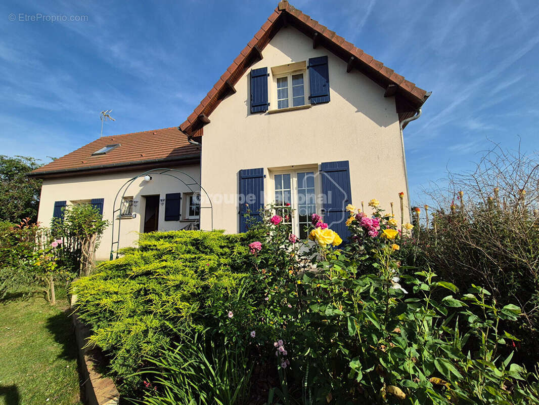 Maison à GRISY-LES-PLATRES