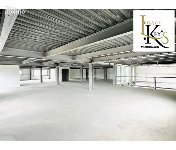Commerce 1600 m² à La Rochelle  - photo 6