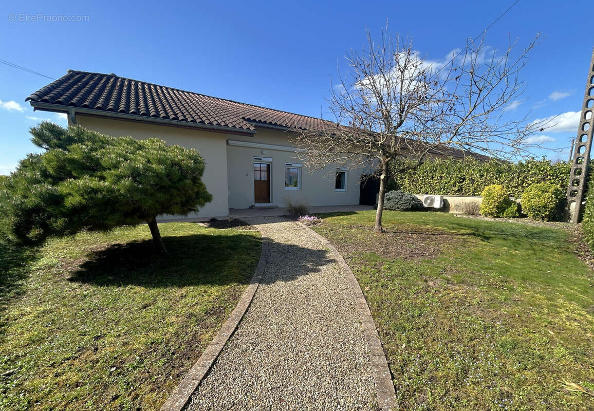 Maison à CONFRANCON