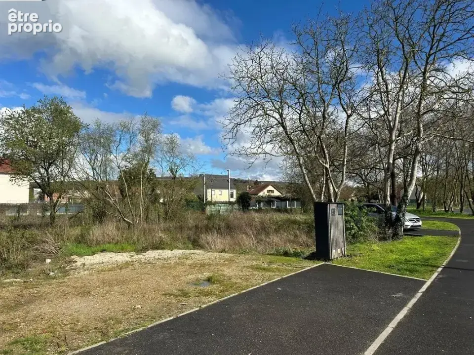 Photo Terrain à Bessancourt au prix de 145 000€