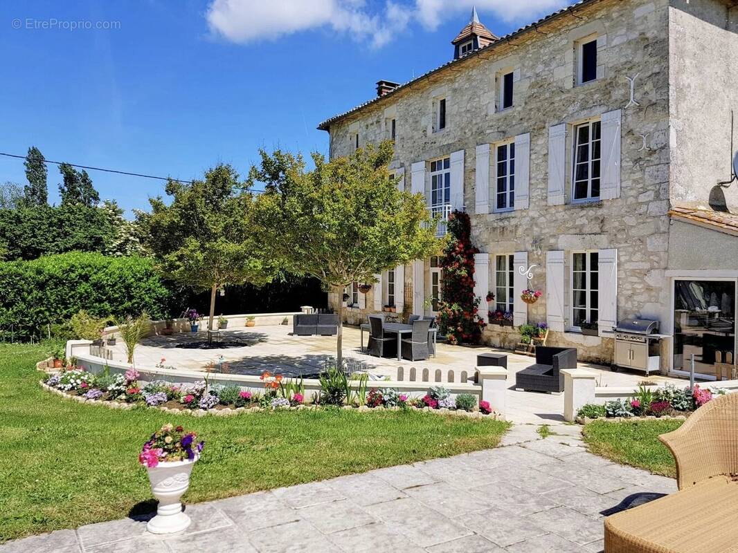 Maison à VELINES