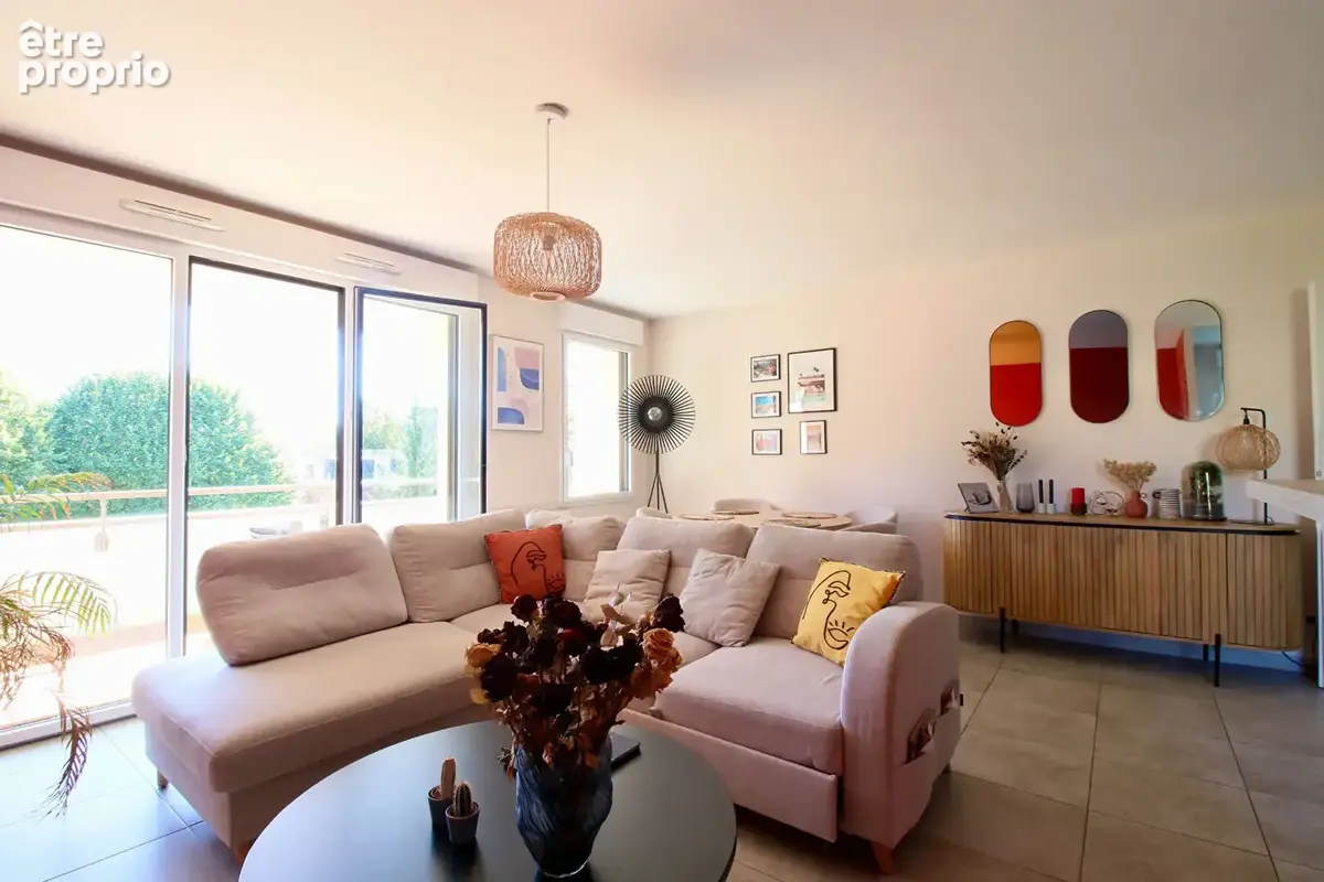 Appartement récent 78m2 avec vue, stationnement et balcon ! - photo 2