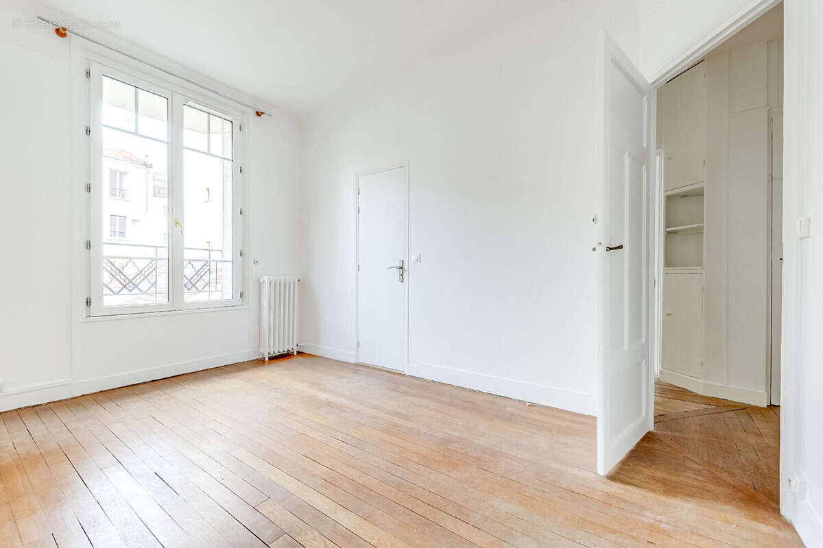 Appartement à PARIS-14E