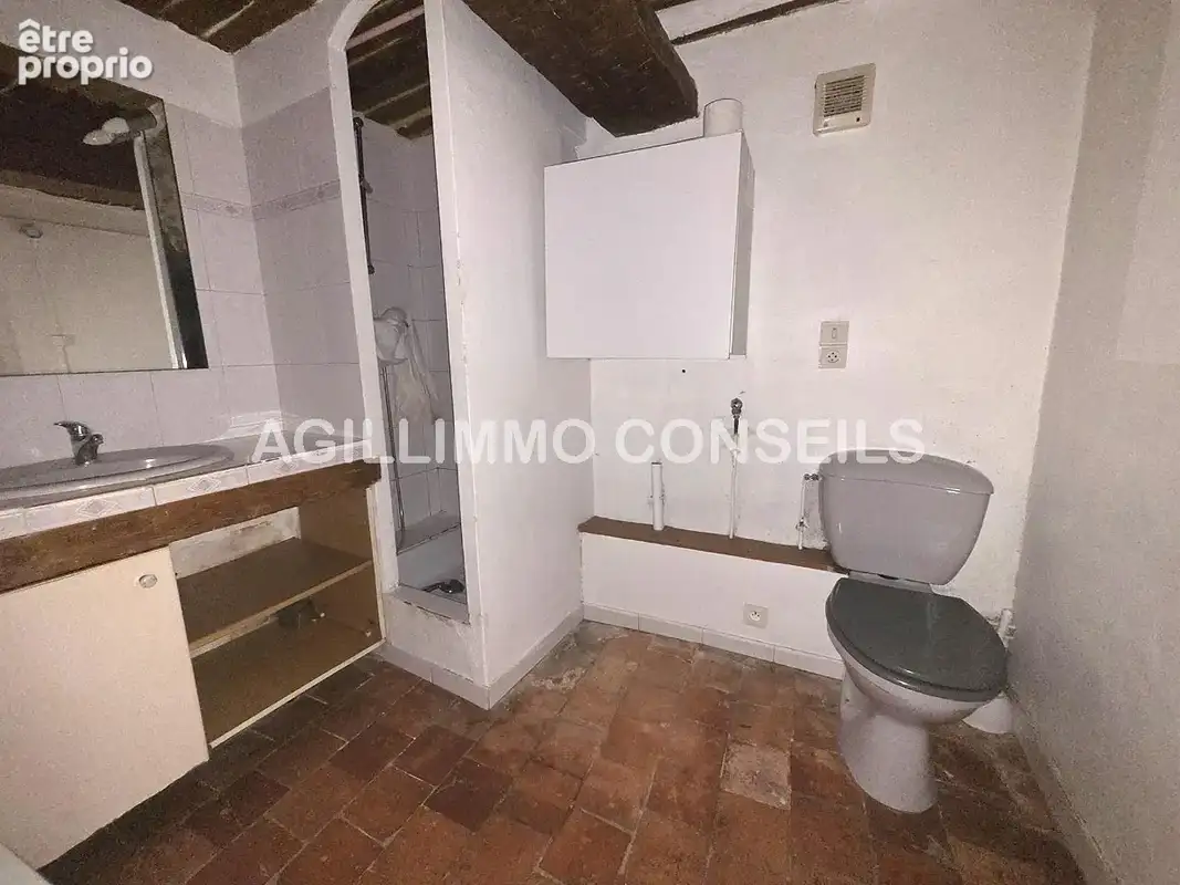 Appartement 2-3 pièces à rénover avec cave dans maison de villag - photo 7