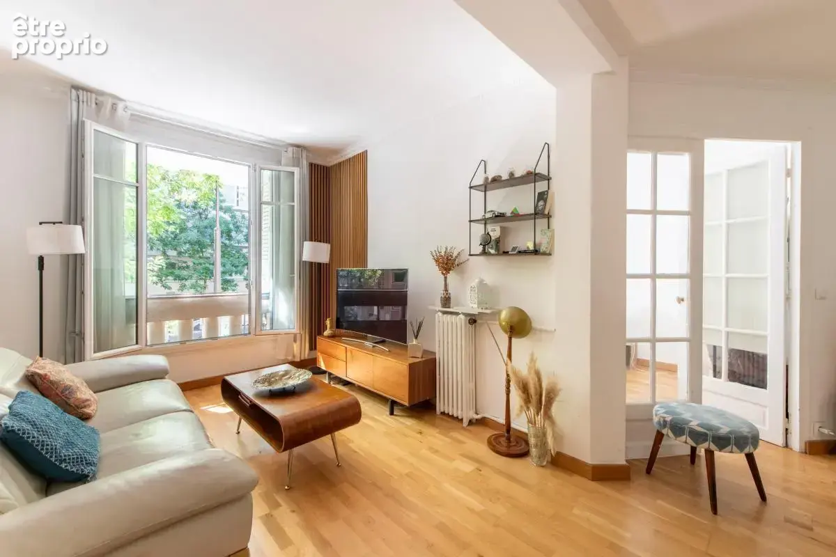Appartement à PARIS-16E