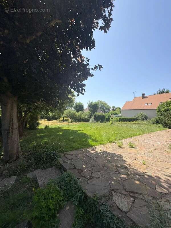 Maison à SAINT-NOM-LA-BRETECHE