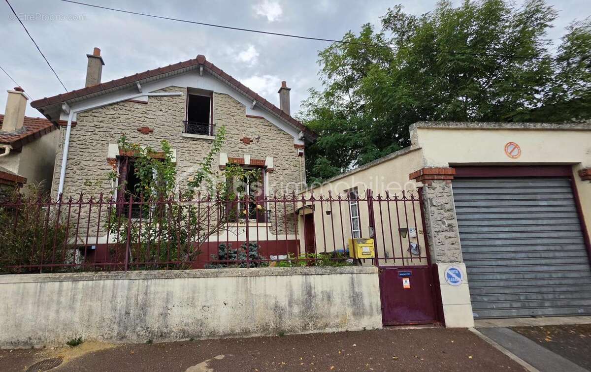 Meaux – maison en pierre meulière – 3 chambres – véranda – sous-sol total – garage - photo 18
