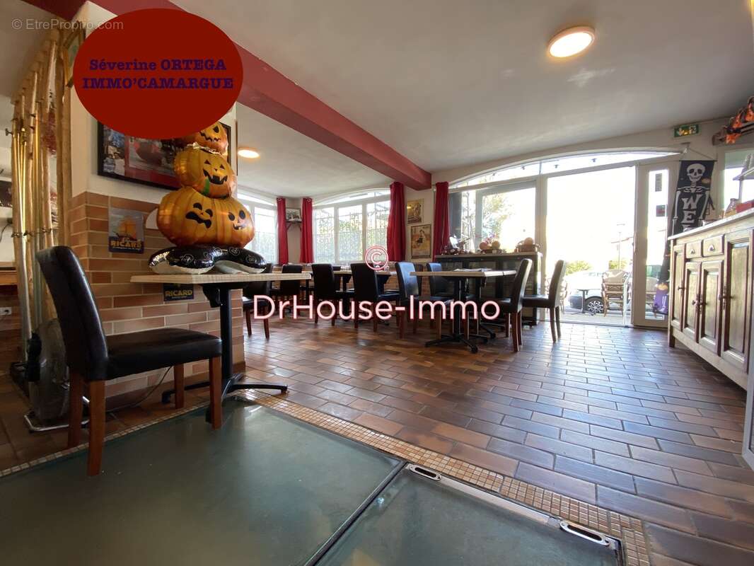 Commerce à SAINTES-MARIES-DE-LA-MER