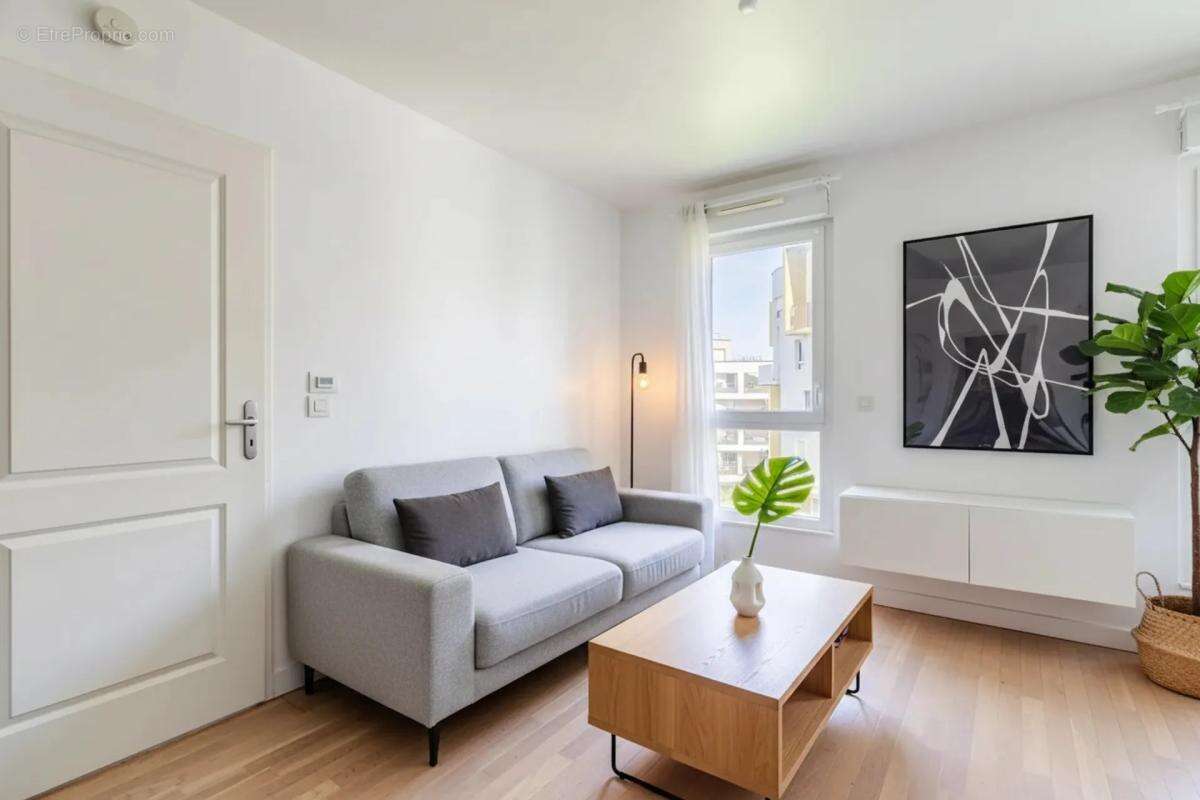 Appartement à ISSY-LES-MOULINEAUX