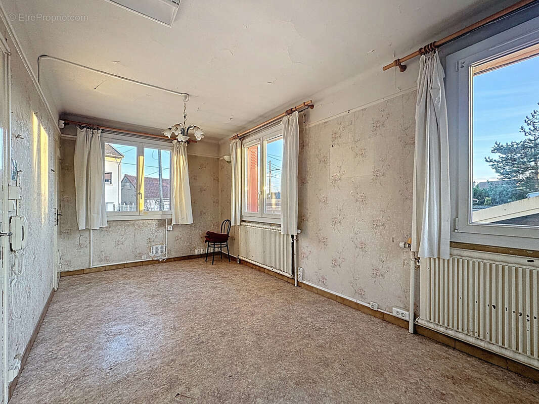 Maison à PARAY-VIEILLE-POSTE