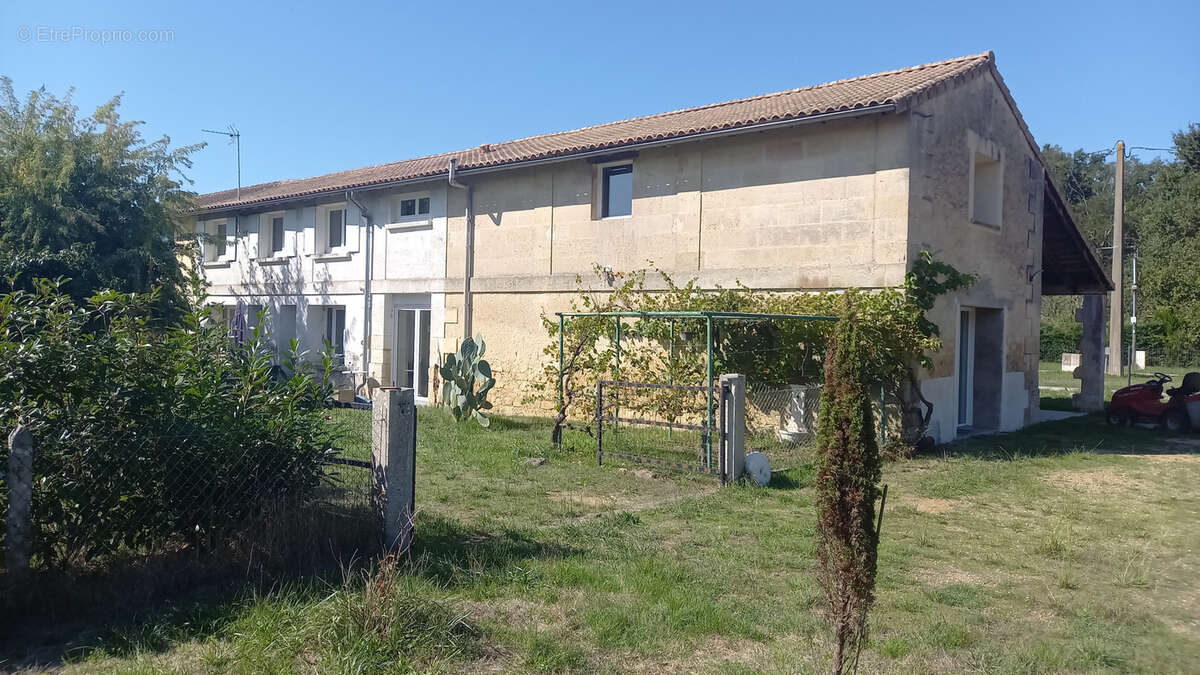 Maison à CIVRAC-DE-BLAYE