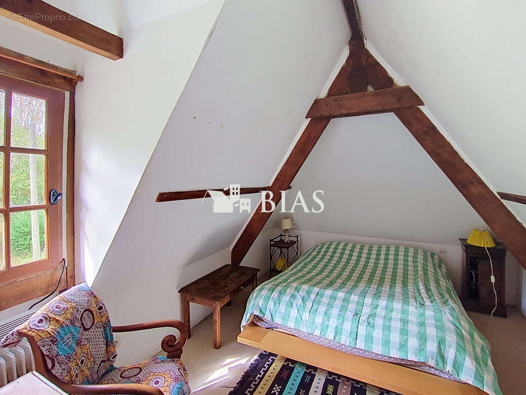 Maison 87 m² à Saint-Denis-Des-Monts  - photo 6
