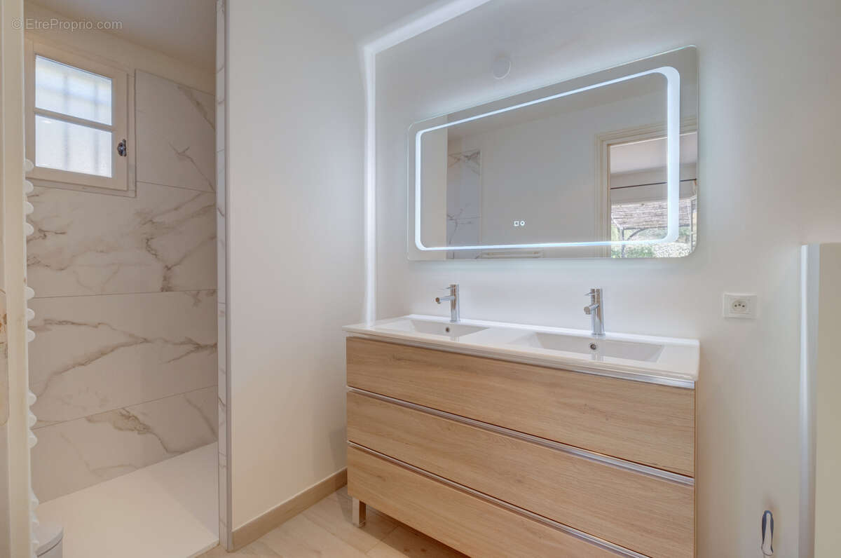 Appartement à LA MOTTE